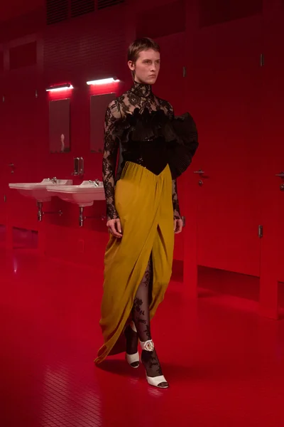 Look 28
